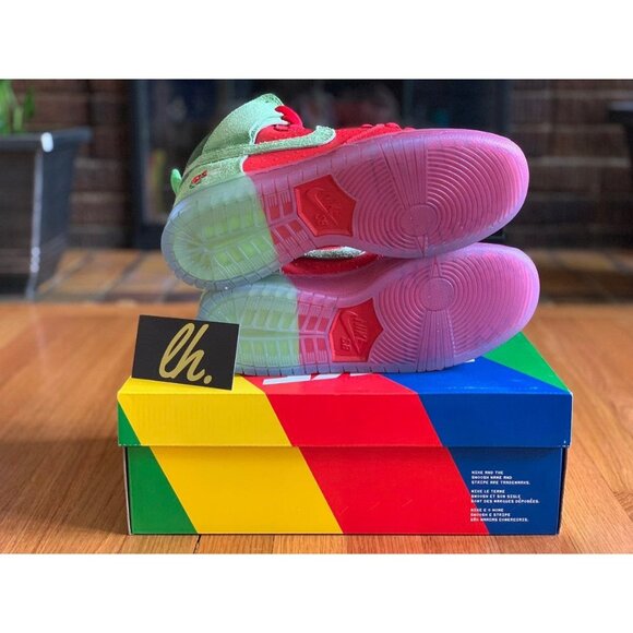 Sz 10 Nike SB Dunk High "Strawberry Cough" - Picture 5 of 7